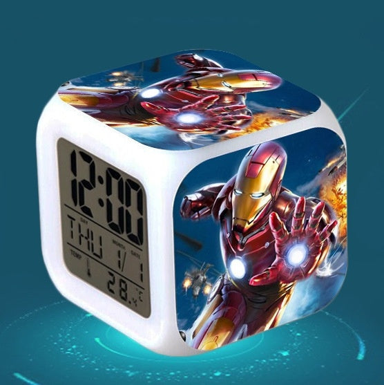 Iron man LED Barevná světla Kreativní Malý budík Pokoj Ložnice Iron Man Dárky k narozeninám Vánoční dárky