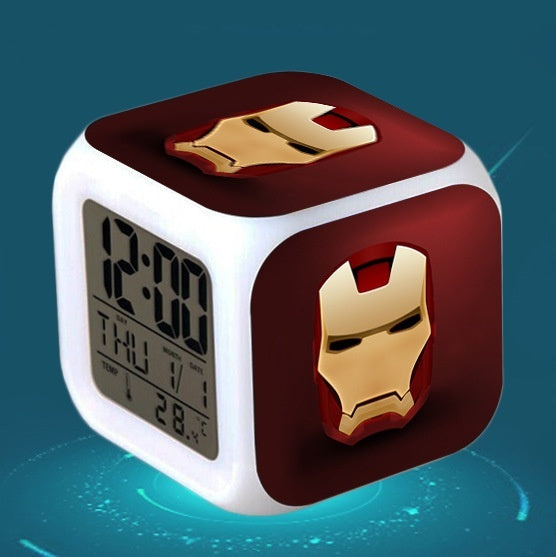 Iron man LED Barevná světla Kreativní Malý budík Pokoj Ložnice Iron Man Dárky k narozeninám Vánoční dárky